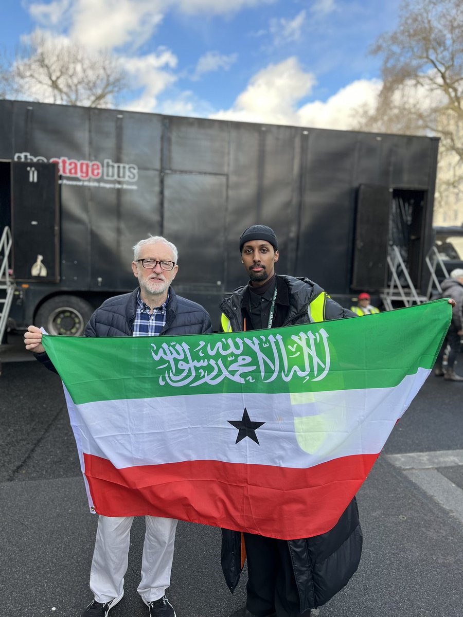 kasim_wise's tweet photo. Thank you to Jeremy Corbin who came out to support the @UKSLAlliance and Somaliland at our peace demo outside 10 Downing Street. Somaliland Ha Nolato!!! #Somaliland  @SLNTV https://t.co/0cMqvtS7F1