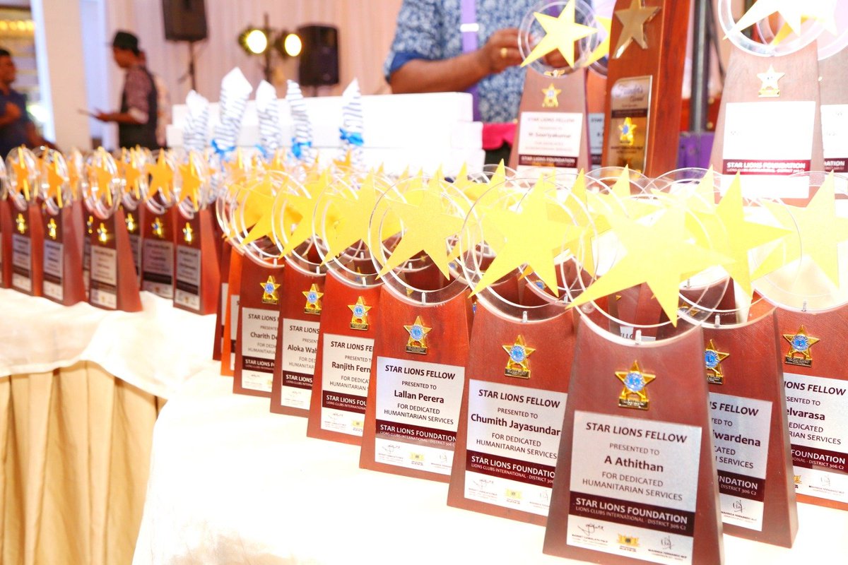 Lions306's tweet photo. The Star Lion Foundation of Lions District 306 C2, Sri Lanka had their first ever felicitation ceremony in a grand style followed by Sing Alone with popular band Annesley and Super Chimes. #LionsofSriLanka #LionsClubInternational https://t.co/eyniKtdbym
