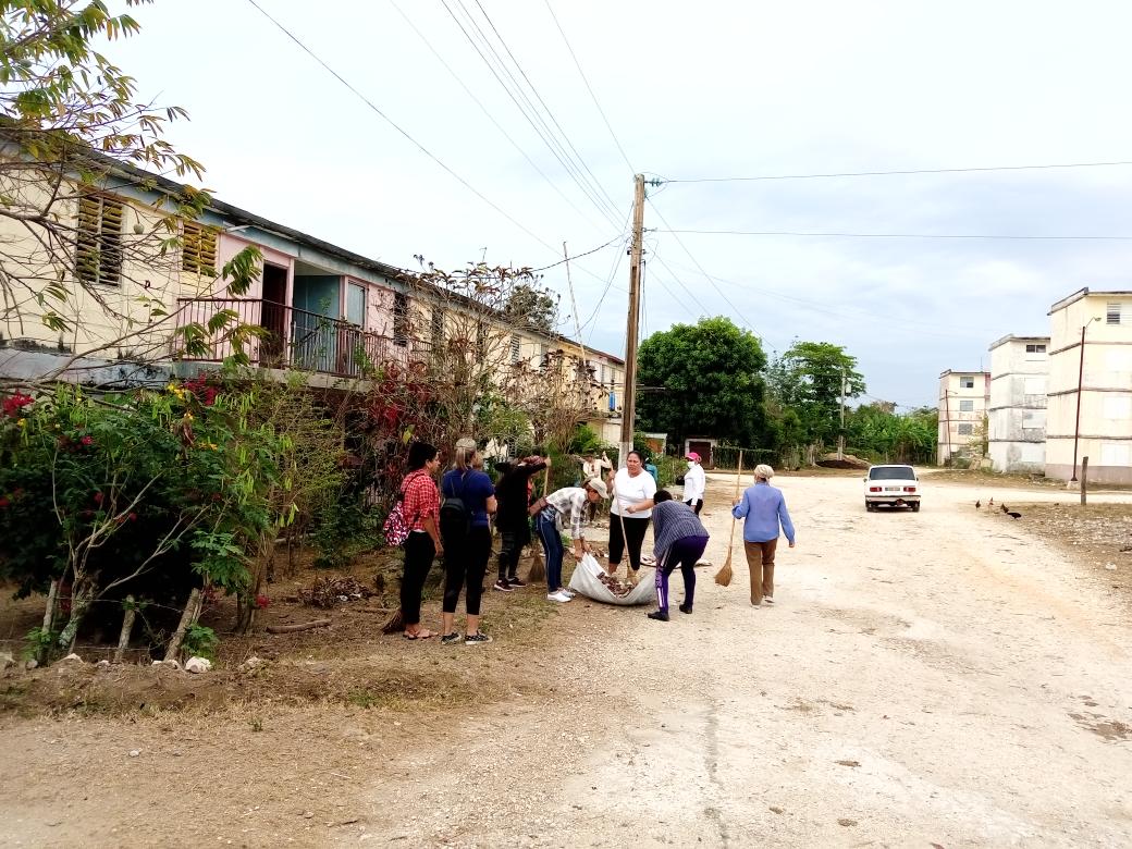 guevara_cardoso's tweet photo. Jornada de limpieza e higienización protagonizada por electores, padrinos, delegada y factores del MicroI, circunscripción 12 del municipio #Florencia .
#FlorenciaVaConTodos  #LatirAvileño #MejorEsPosible #YoVotoXTodos https://t.co/lMzWDBNbKO