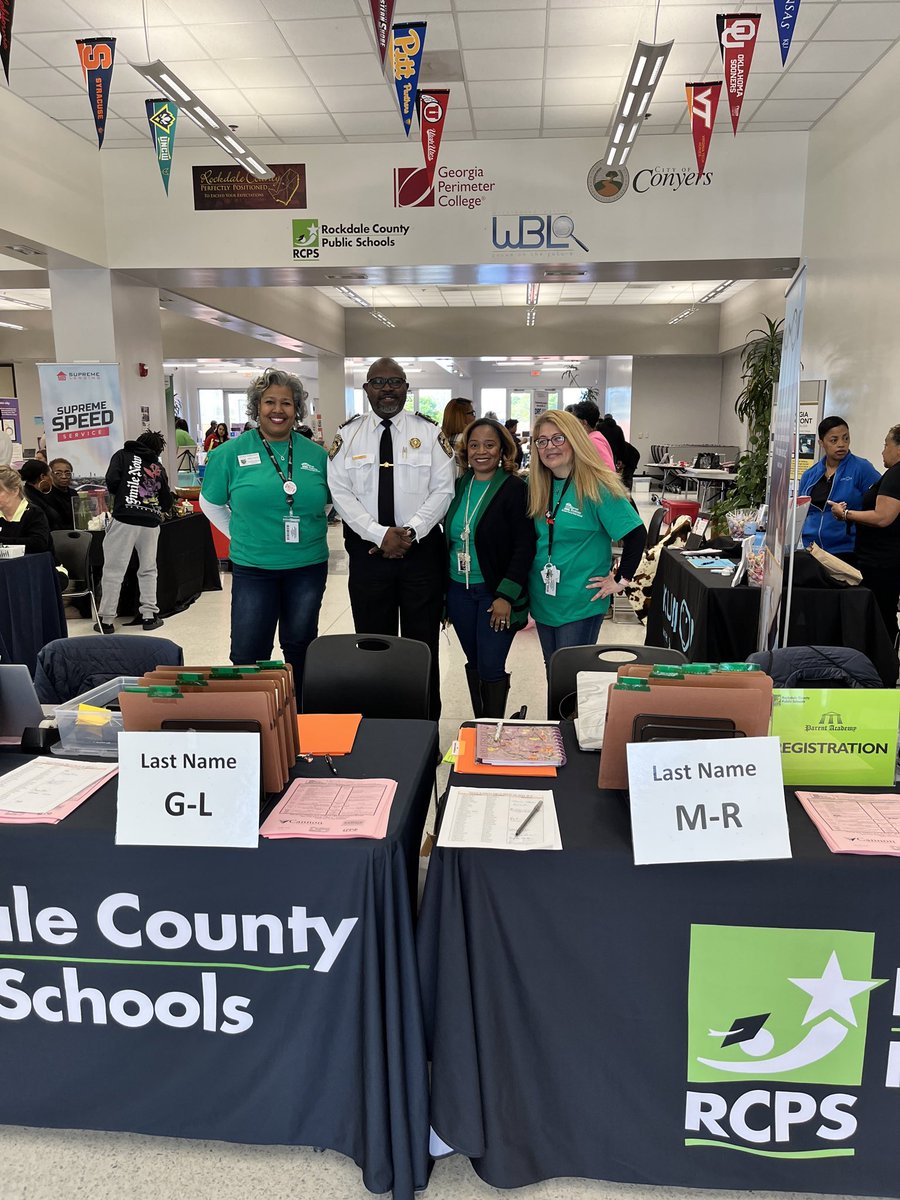 ConyersMiddle's tweet photo. Parents Liaisons had a great time interacting with local leaders during today’s RCPS Annual Parent Academy! #ParentsArePillars @dl_sims @HHS_Conyers @electduncanboe @RockdaleSchools @RCPSFamEngage @RockdaleSheriff https://t.co/NWidSbAR5o