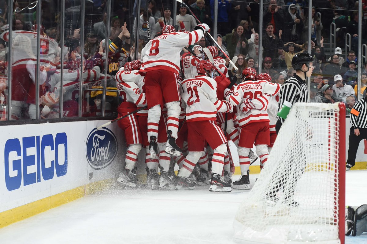 hockey_east tweet picture