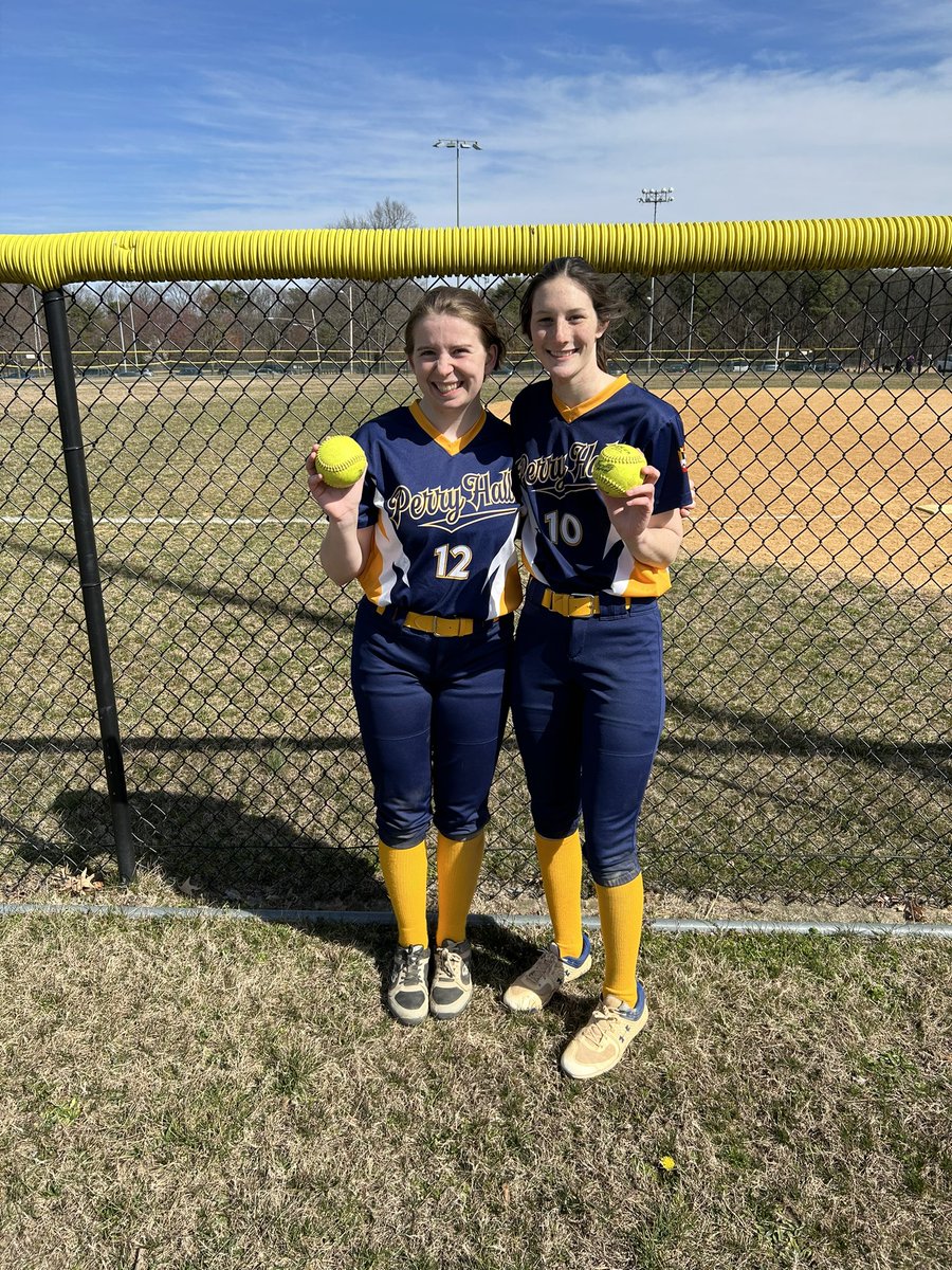 Couple over the fence for the bomb board! <a href="/ALewisSS2024/">Alyssa Lewis</a> <a href="/RileighK3/">Rileigh</a> <a href="/absolutesports_/">Absolute Sports Performance</a> <a href="/washcollsports/">Wash Coll Athletics</a> @RecruitedByGTSB <a href="/GoMustangSports/">Stevenson University Mustangs</a>