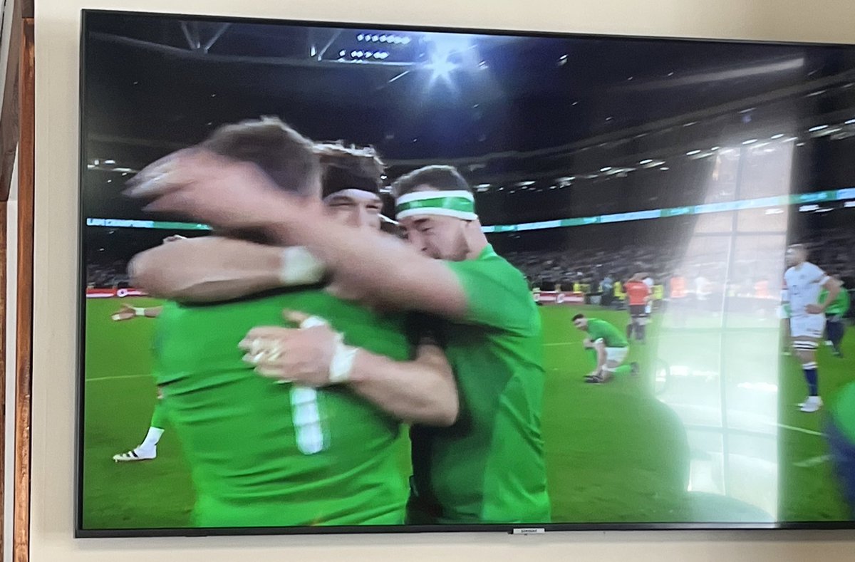 Jillzerrz's tweet photo. Spectacular performance! 👏🏽 What a week for Irish sport!🐎🏉 https://t.co/Q5gA08Ujl5