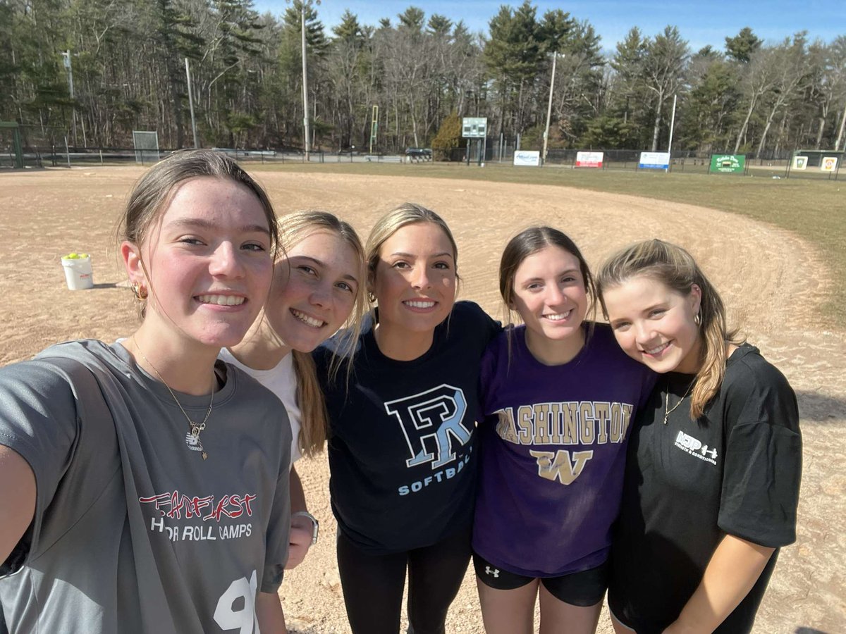jordanben2024's tweet photo. Only TWO more days till the season. Had a great workout then hit the fields for some hitting and fielding work with @sarahcullen2023 @madison_paschke @avakelley88 and @taylor_regan16. LETS GO🤩🤩 @CoachKateKP @KPPrideSoftball https://t.co/yT9KnkU6J3