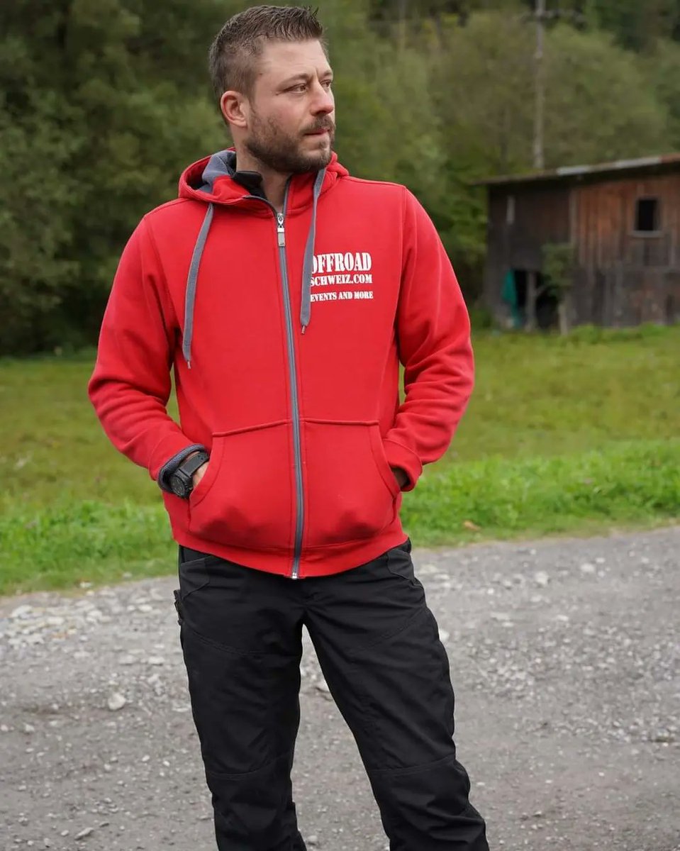 OffroadSchweiz's tweet photo. Hallo zusammen
😃😃😃😃

Auf Grund grosser Nachfrage habt Ihr die Möglichkeit Eure Jacke der Wahl schwarz oder rot zu bestellen.

Grössen S- XXL 

Preis pro Jacke ca. 80.- CHF 

Bestellungen bitte per Mail auf :

offroad.schweiz@gmail.com 

Merci https://t.co/lgVpEA9VqF