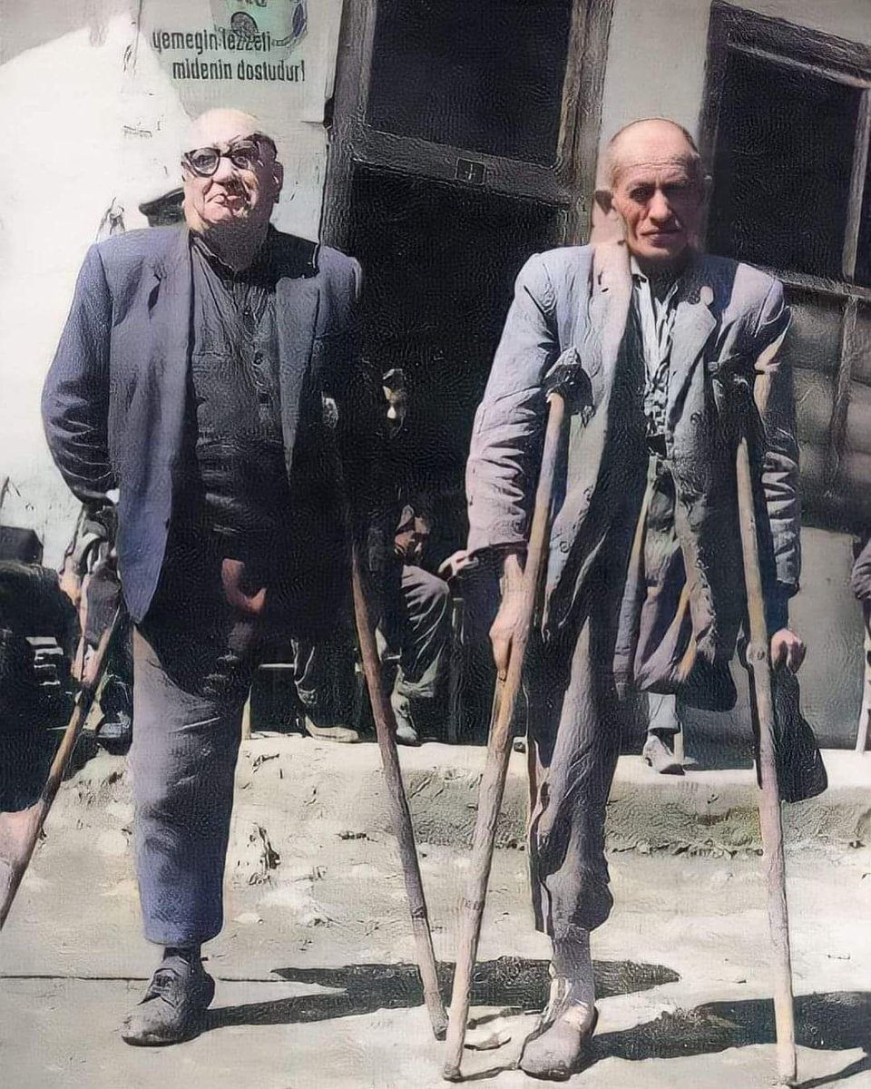 NihatSay9's tweet photo. #18MartÇanakkaleZaferi çift ayakla gelip tek ayakla dönmenin adıdır.. https://t.co/l8tiqK0bnQ