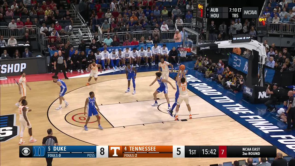 CBS Sports College Basketball 🏀 on Twitter "Tough fadeaway 🔥 Vol_Hoops"