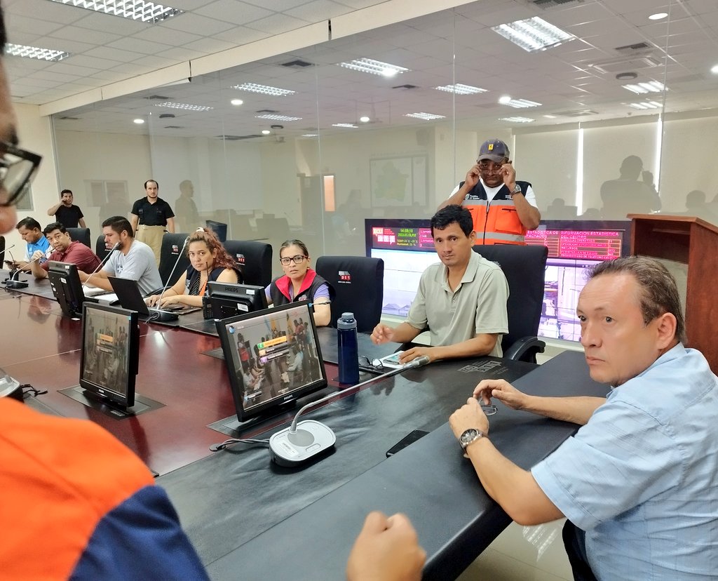 GoberElOro's tweet photo. Ahora el gdor. @FernandoApoloV instala la Sesión del #COEProvincialElOro para seguir con la evaluación de los daños causados por el sismo, cuyo epicentro sería Balao.
Instituciones presentan evaluaciones preliminares para  seguir con atenciones.

@LassoGuillermo 
@henrycucalon https://t.co/OvIbUs7AN5
