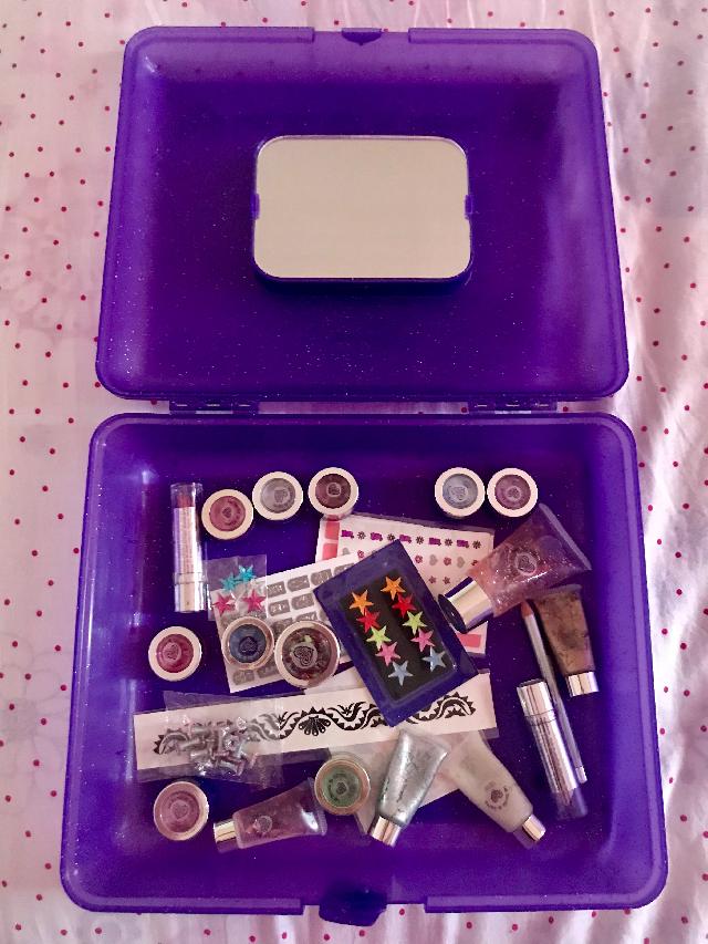 beautybay's tweet photo. Who remembers the Sabrina's Secrets magazine with the free beauty box?! 😍💜 TAKE US BACK https://t.co/soNHuKSir6