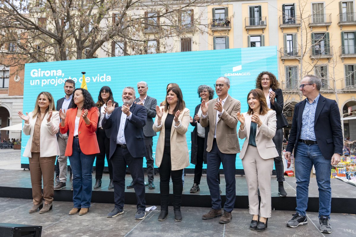 Gemma Geis i Carreras 🎗 (@gemmageis) on Twitter photo Avui hem presentat les persones que estarem als primers 15 llocs de la llista de <a href="/jxcatGirona/">Junts per Girona</a>. Un equip amb vocació pública, amb ganes de treballar per la ciutat, amb talent i expertesa. Ingredients per pensar en gran i impulsar projectes perquè Girona faci un salt endavant. Avui hem presentat les persones que estarem als primers 15 llocs de la llista de <a href="/jxcatGirona/">Junts per Girona</a>. Un equip amb vocació pública, amb ganes de treballar per la ciutat, amb talent i expertesa. Ingredients per pensar en gran i impulsar projectes perquè Girona faci un salt endavant.