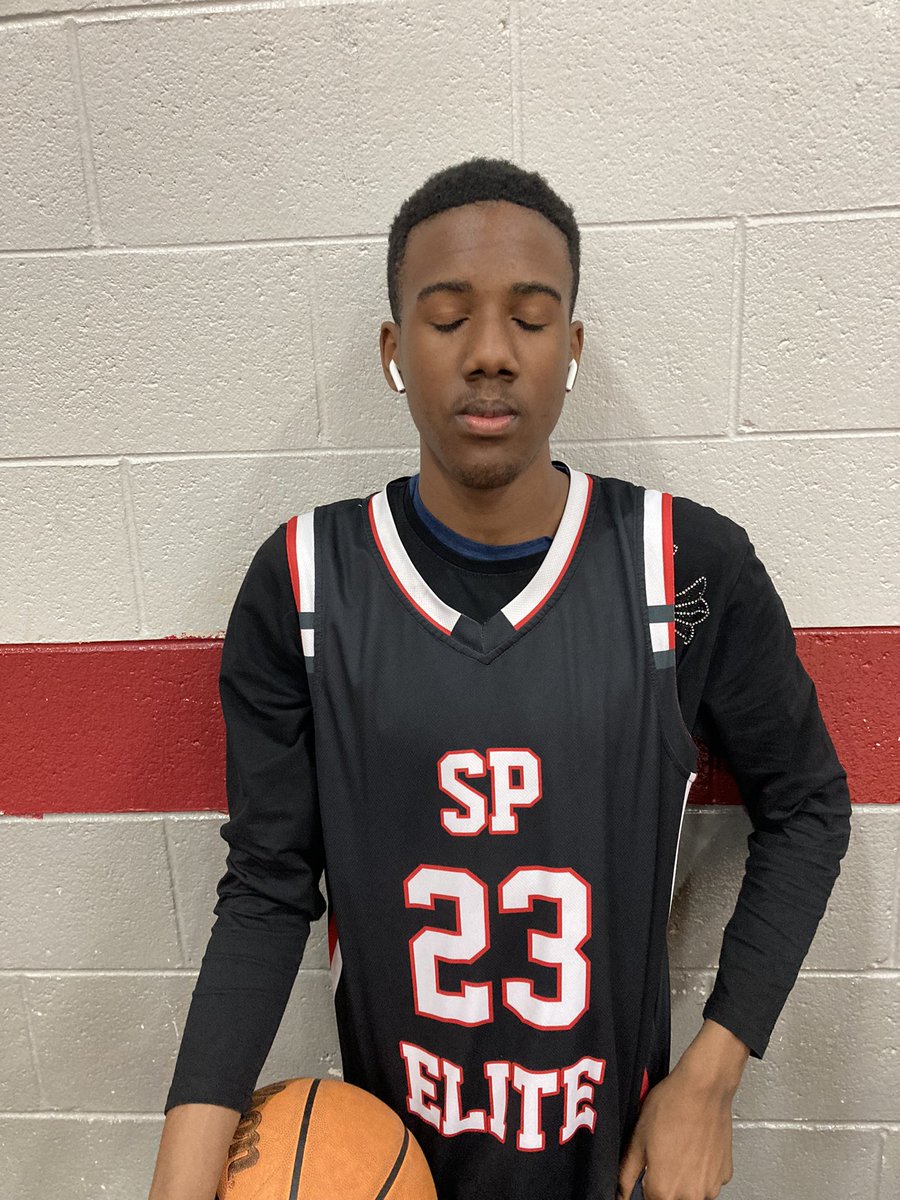 Had a couple players absent today but we finished off the day with a win! We are 2-1 heading into championship Sunday! 

Sp Elite - 52

Atl Bucks - 51 

#30 6’7 C Fallou Dioum 12 pts 12 reb
#0 5’10 G Rayshun Williams 17 pts 5 stls
#23 6’2 Brycion Carter 12 pts