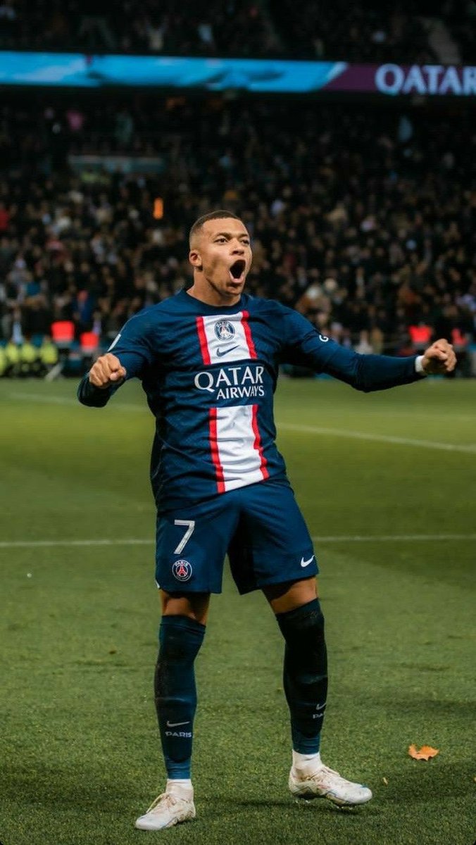 AtwoliiYa's tweet image. Who is the future Goat ?
Retweet for Haaland🔄 Like for Mbappe❤