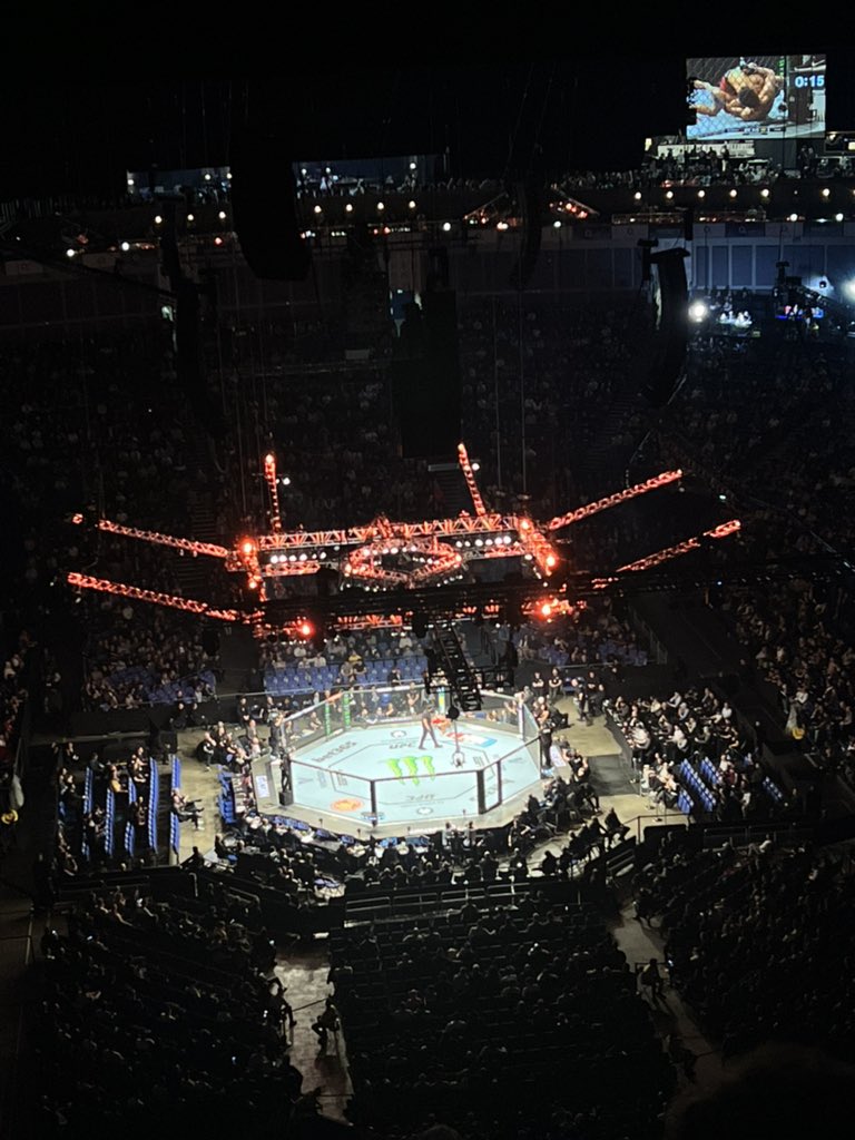 Liebe Grüße aus London #UFC286 #daznfightclub