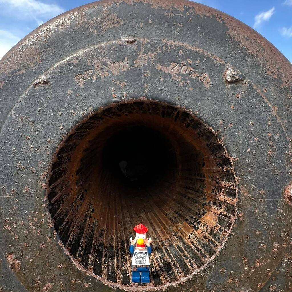 rand0_3's tweet photo. It turns out it wasn't the entrance to the Metro! // ¡Pues resulta que no era la entrada del Metro! #Lego #legominifigures #legominifigs #minifiguraslego #legophotography #legofotografia #naturaleza #nature #outdoors #outdoorminifigs #minifigurasalaireli… https://t.co/1xw4CCBK3k https://t.co/hHtklcXj4Q