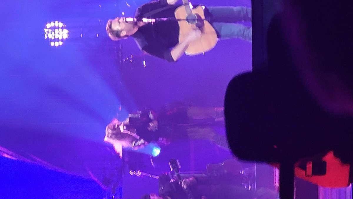 AnnettePrater12's tweet photo. @blakeshelton @karabritz Kara you looked so cute and sounded great last night. As usual! Great concert as alway! 🥰 https://t.co/pLoru1RFNR