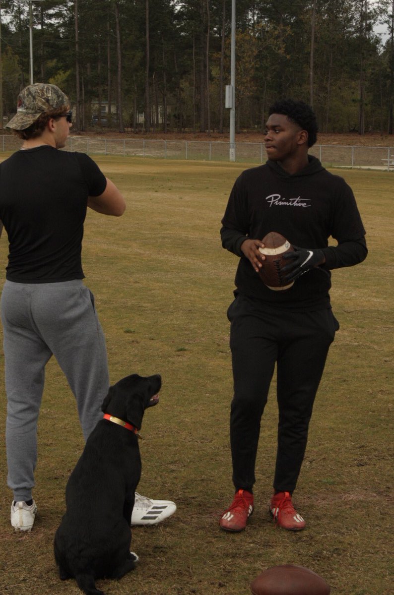 Got some good field work in today with @jaylenjayy3 and <a href="/Ethan_Haus15/">Ethan Haus</a>.
Pictures by @Owen_Roberts80