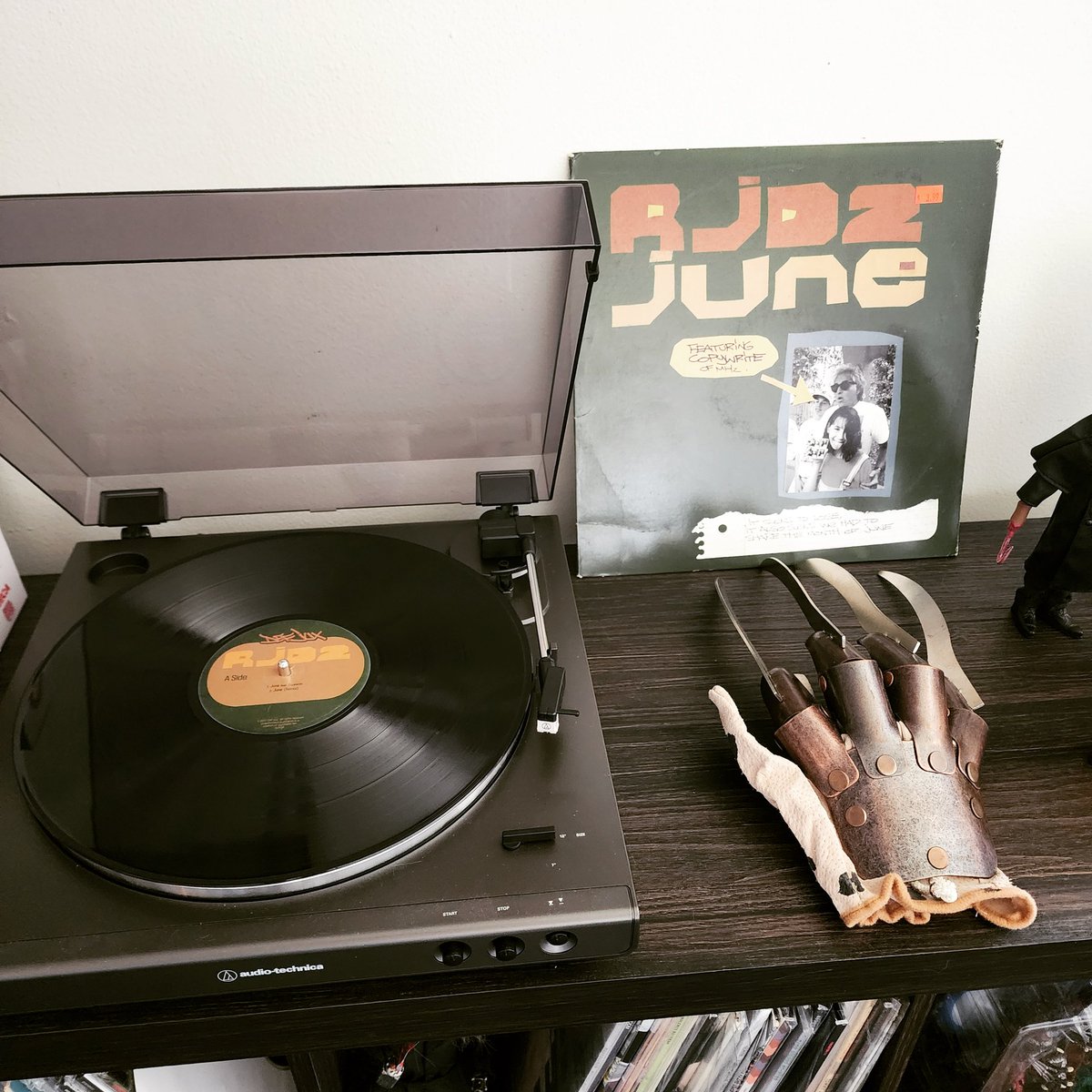 SalvadorKubrick's tweet photo. @rjd2 feat @COPYWRITE614 June 12"
Def Jux BABY!!!
.
.
.
.
.
#columbushiphop #columbusohio #mghz #RJD2 #Copywrite #DefJux #defjuxies #vinylrecords #hiphopvinyl #hiphop https://t.co/z93wd5C8w8