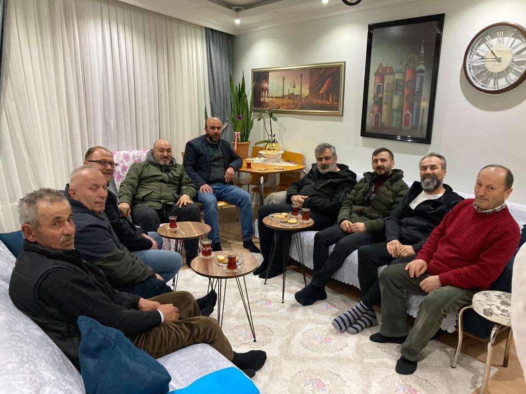 Genel başkan yardımcımız sayın Bülent kara'yı Eyup Sultan teşkilatı olarak ve Gazi Osman paşa ilçe başkanı Abdullah durak la beraber ziyaret edip geçmiş olsun dileklerimizi ilettik. 
Tekrar geçmiş olsun der Allah'tan şifa dileriz