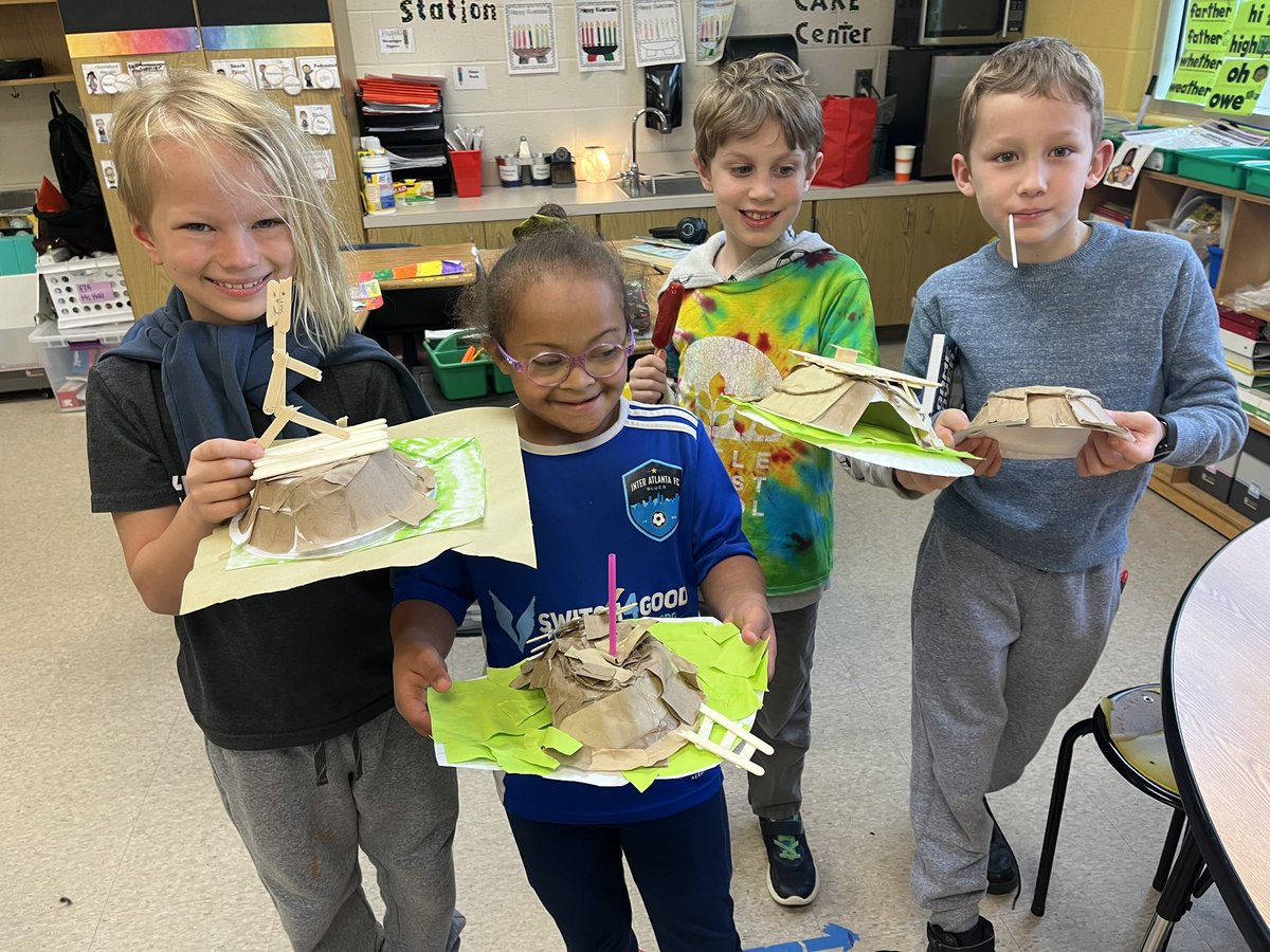 After learning about the materials and tools needed, my kiddos created their best versions of these Native American homes: Igloos, Adobe Pueblo, Longhouse, and Wigwam 🏠🔨🤩
