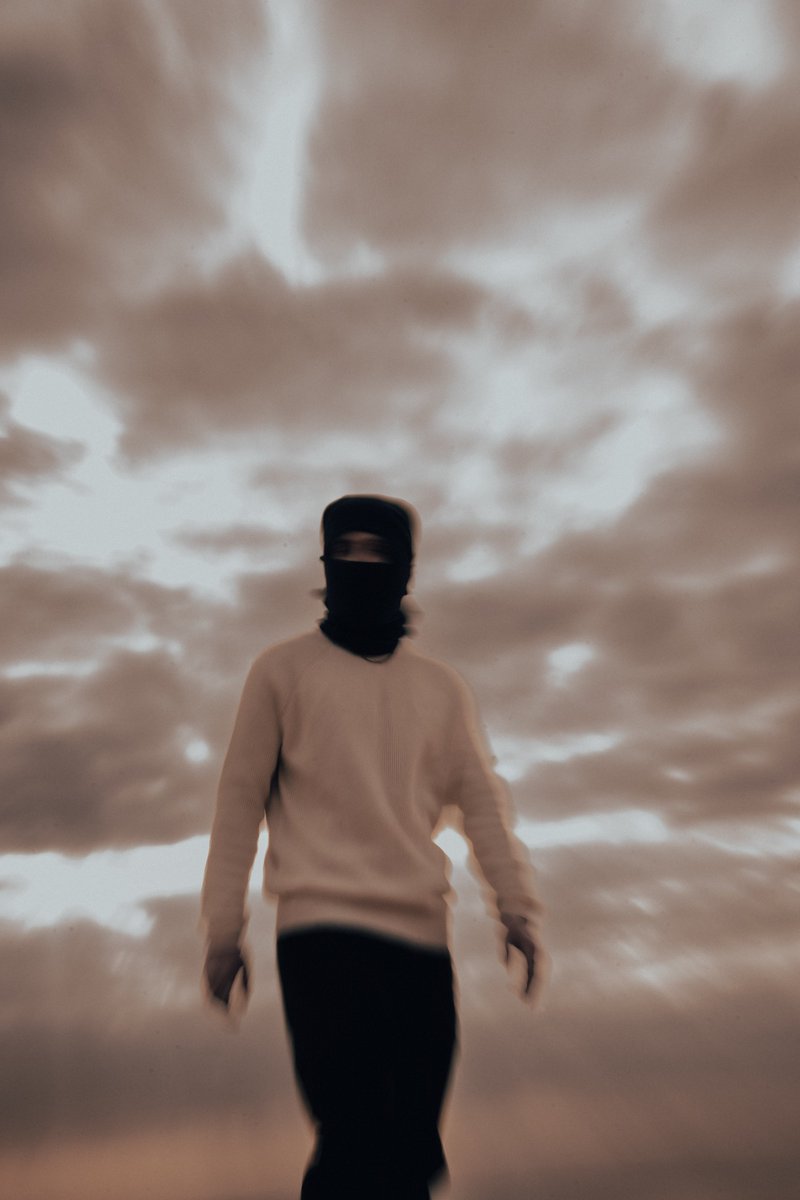 Nouzbi_wav's tweet photo. Marche, voyageur.
Le chemin est encore long, vers cette âme esseulée.
.
Shot : @TheoMiege https://t.co/2kPJQRQwiS