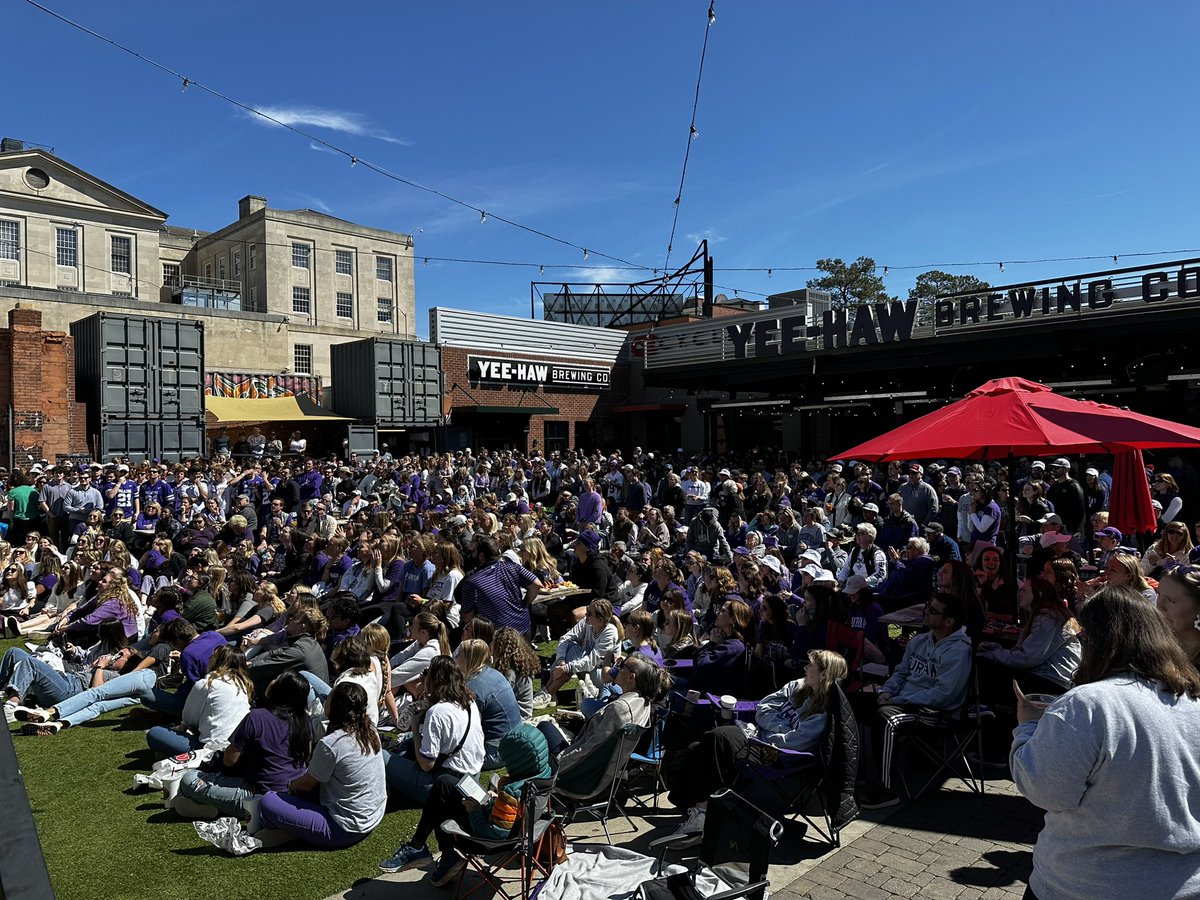 timothytobey's tweet photo. How do we get this vibe at Lebauer Park next year for March Madness??? https://t.co/FH1wPeG9di