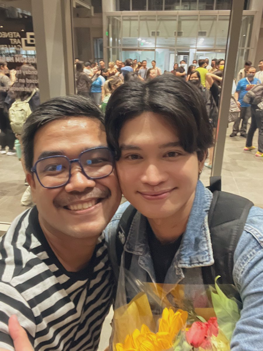 ampolista's tweet photo. Soooo proud of you @adrianlindayag !! Gulat siya sa paflowers namin ihhh hahaha we love you ๐๐๐
#ZSAZSAblueREP
#ZsazsaZaturnnah2023
#blueREP31st https://t.co/9HN24sPjgl