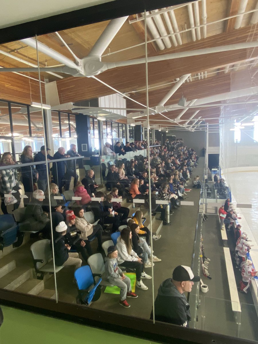 HockeySuperLeag's tweet photo. It’s standing room only at The Meadows in Edmonton for the 11 Major Championship between the Alberta Crew and the Capital City Knights. Crew up early, 1-0 on a beauty breakaway finish in the early minutes. https://t.co/oxBeeC4EPA
