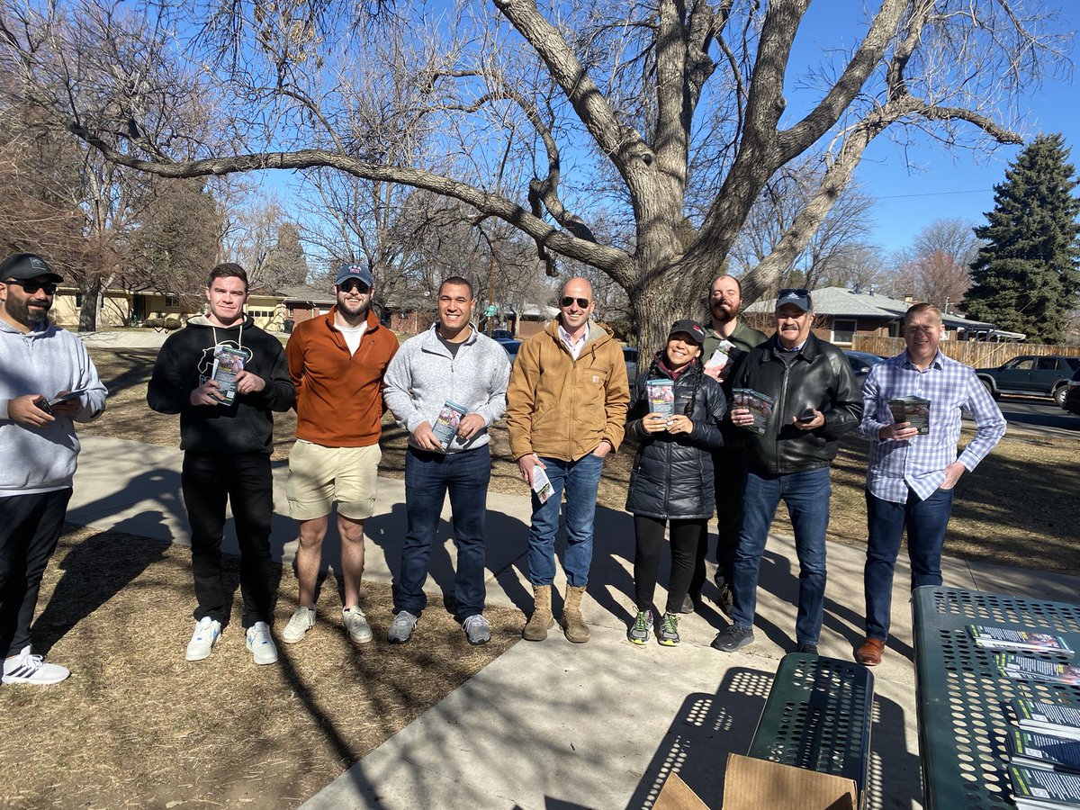 PriscillaRahnEd's tweet image. Denver needs a mayor who will enforce the camping ban, hire more police &amp;amp; simply make Denver affordable &amp;amp; attractive for small businesses. 

I canvassed today for @AndyforDenver- husband/father, former military &amp;amp; business owner. #denver #vote #colorado