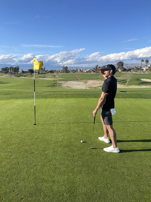 always hitting the hole in 1 ⛳️ https://t.co/ndmTFfIoIB<a href="/tag/nyc"class="tags"><span>#nyc</span></a>