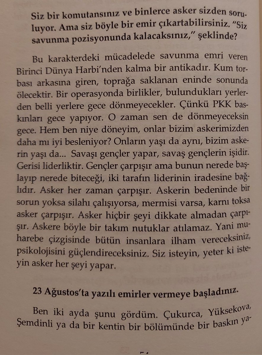 Osman Pamukoğlu Hakkariye atandığında gerçekleştirdiği muharebe değişimini ve kendisinden önce bölgede bulunan komutanların nasıl terörle mücadeleyi başaramadıklarını anlatıyor.