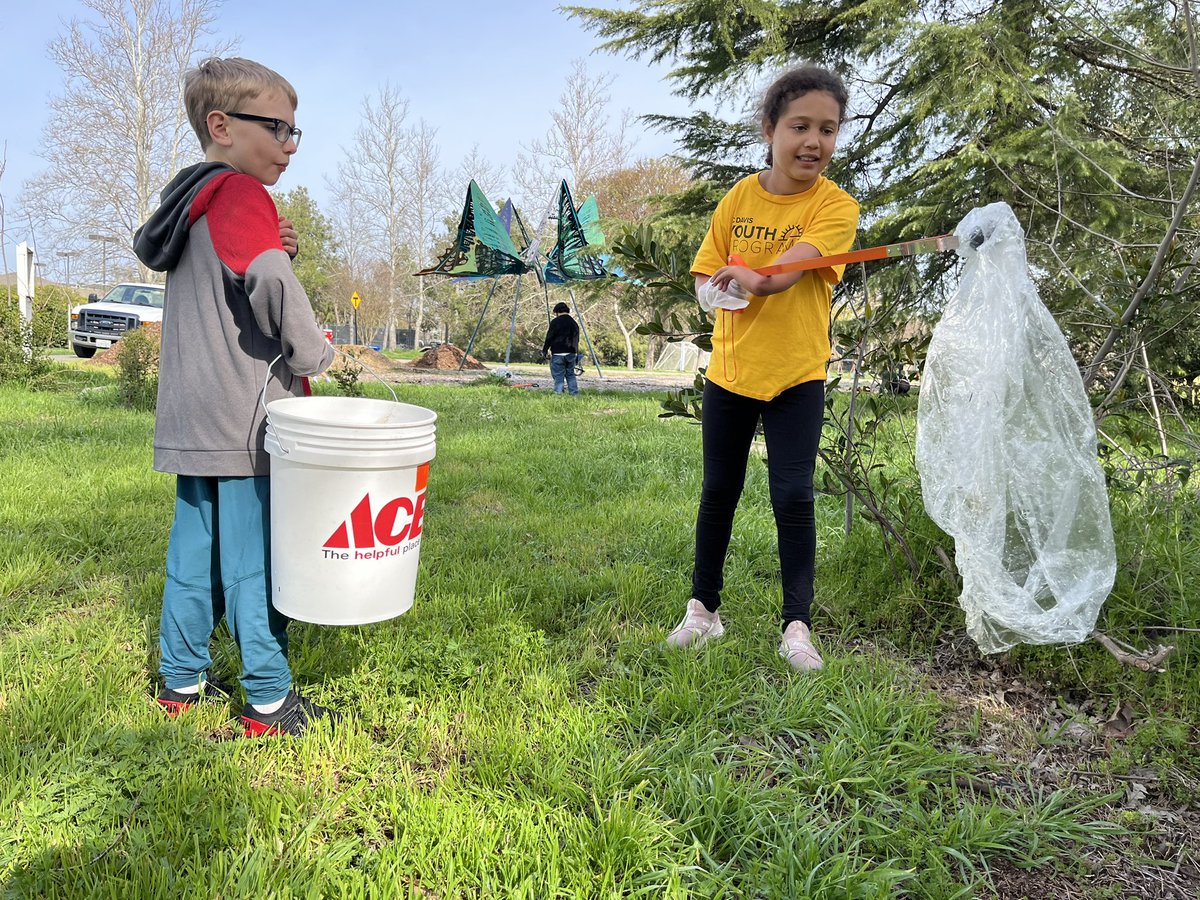 Thanks @CityofDavis for your commitment to #CleanCA! Education events, #DumpDays, and community cleanups are available for public participation from Mar. 17-27. Check out https://t.co/ooAYlQrkQZ for activities near you! #cleancacommunitydays  #cleanwaterca @CAgovernor @CaltransHQ 