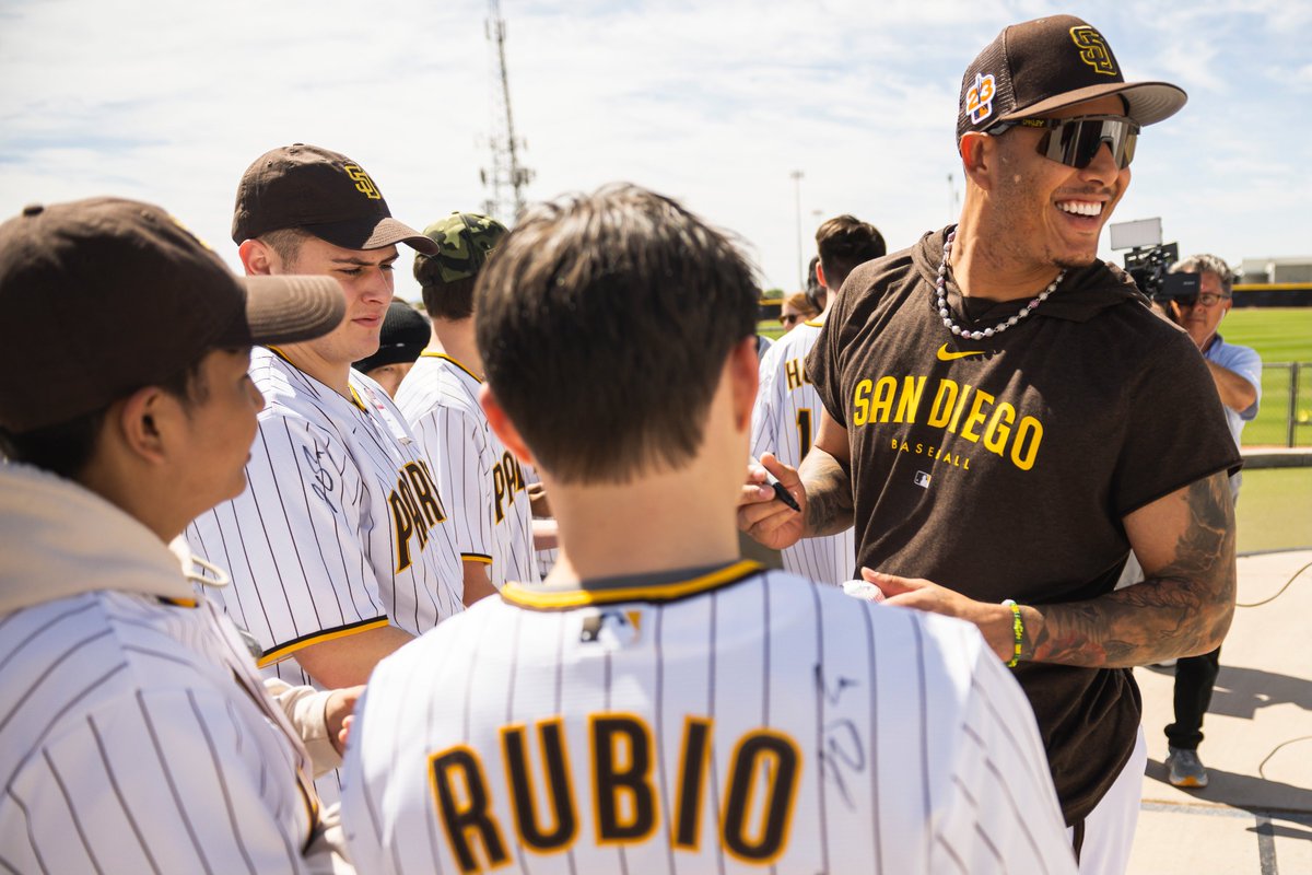 Padres tweet picture