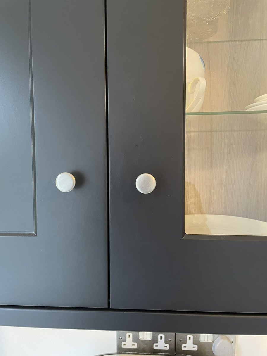 Lovely kitchen transformation. The client was unhappy with the crowded layout and wanted something done to make it more sellable. After this they decided to stay. Amazing what you can do with a small space.