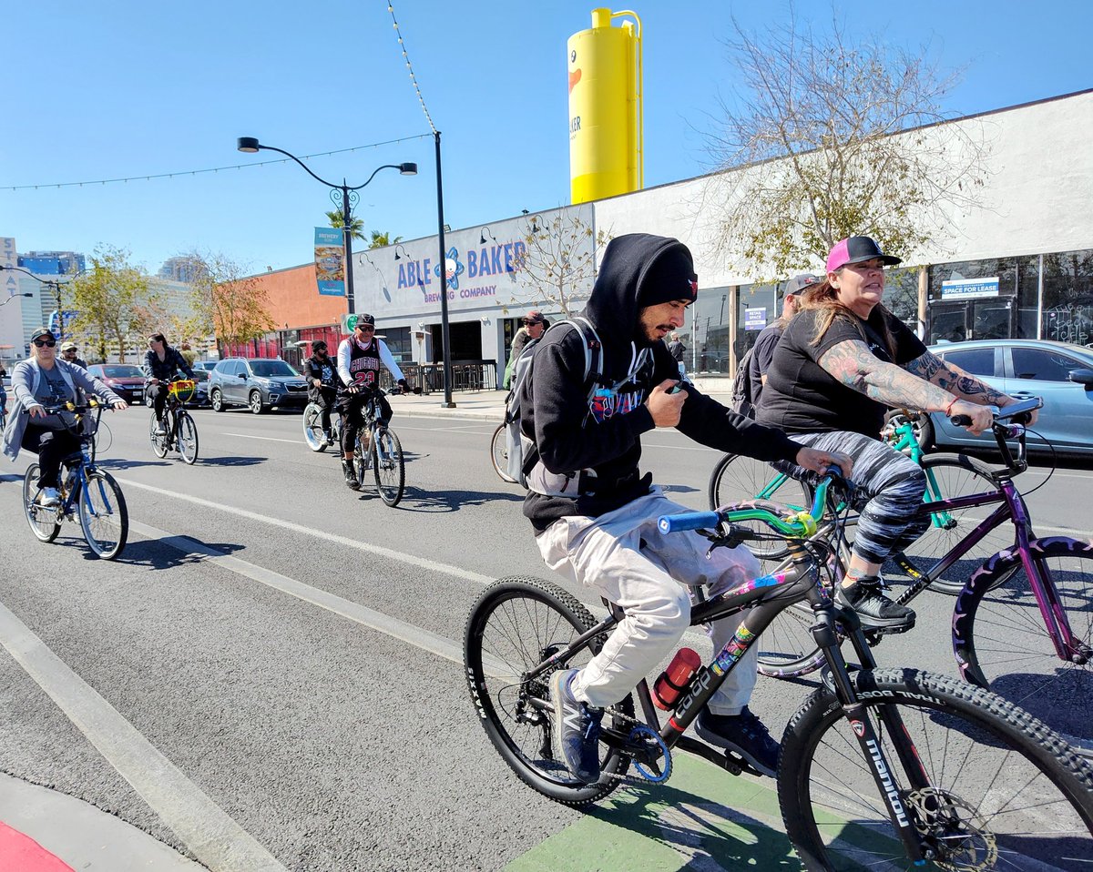 #ActiveTransportation is in full force this afternoon in the splendid @CityOfLasVegas!  #DTLV is brimming with cyclists, walkers, runners, skaters and rollerbladers!