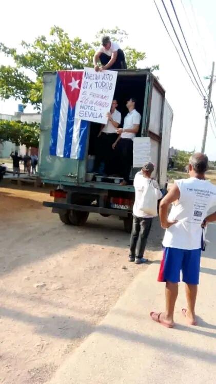 Con variadas ofertas Gastronómicas nuestros trabajadores abrazando el barrio y con #LatirAvileño reafirmamos que estaremos presentes El dia 26 para #VotarXTodos.<a href="/SPTEM_CA/">Sulema Veliz Pina</a> <a href="/Ferrerctc/">Niurka Ferrer Castillo</a> <a href="/IzquierdoAlons1/">Livan Izquierdo Alonso</a> <a href="/MaritsabelMir/">Maritsabel Mir Garrido</a> @MarisetHernnde1