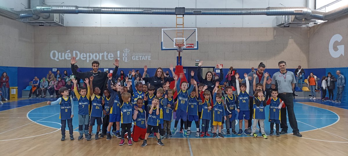 𝑵𝒖𝒆𝒔𝒕𝒓𝒐 𝒇𝒖𝒕𝒖𝒓𝒐.

Maravillosa jornada de Babybasket la de este sábado 18 de marzo en el polideportivo Felipe Reyes. 

¡Bravo chic@s! 

#FamiliaCBG
#MundoAzul
#VolemosJuntos