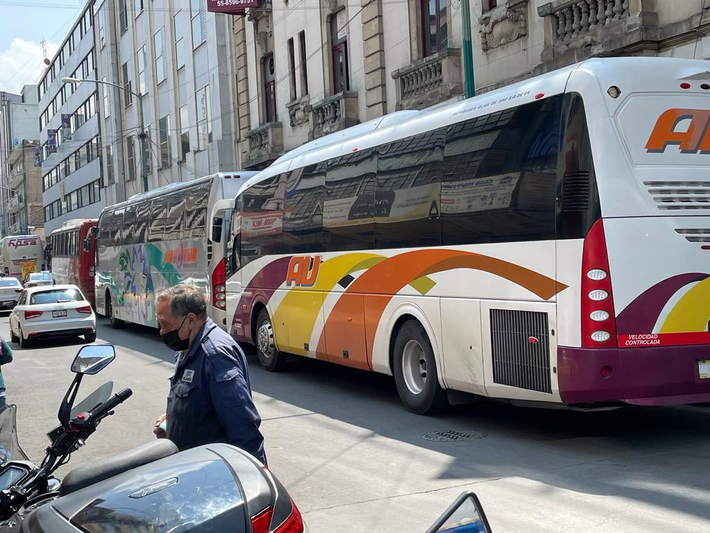 SLP_Today's tweet image. Ya empezó el #AcarreadosFest 

Compartan sus fotos de los acarreos masivos. Miles de millones de dinero público tirado al drenaje 

#AcarreoDelBienestar