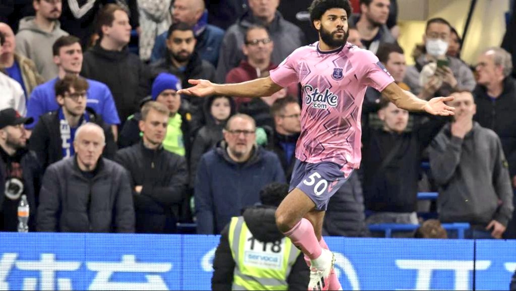 Big point that for the Toffees. Some finish from Ellis Simms shrugging off Koulibaly like that. Unbelievable away support as ever! Monday night football next under the lights at Goodison Park against Tottenham. Should be a cracking atmosphere.