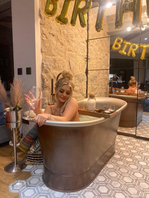 Losers should be spoiling me whilst I make content 😈  You know what to do, link in bio ⬆️ https://t.