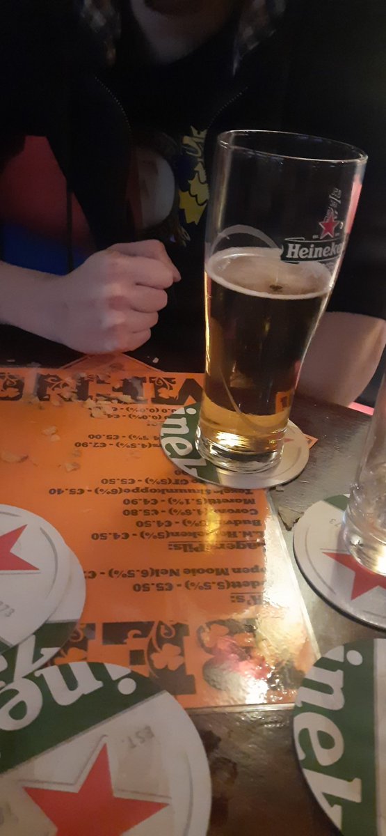 FR1908_Max's tweet image. Met m'n maatje @GangaNultien in de kroeg we are so cancer right super radical wie zijn ze dan ussshhh