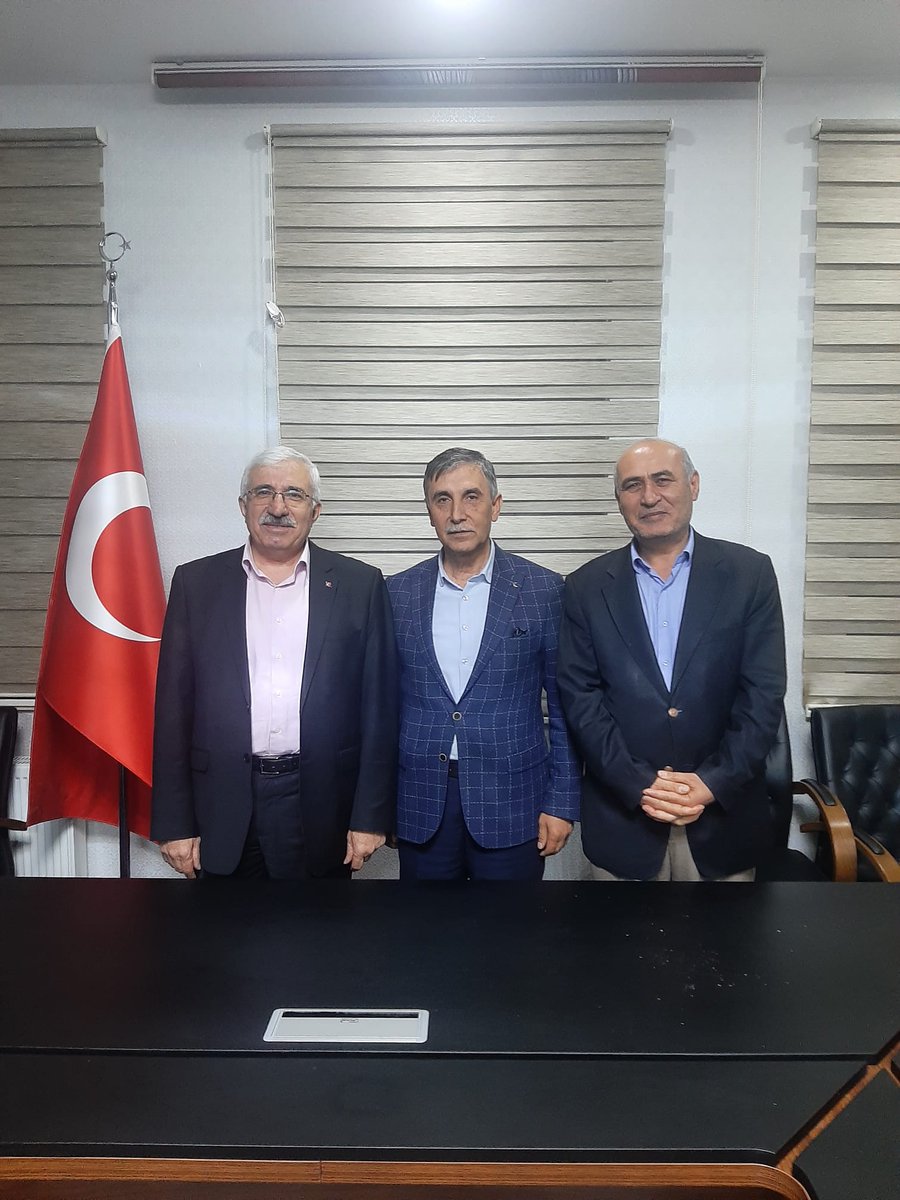 Mamak Kırşehirliler Dernegi Başkanımız sayın <a href="/Kaniaraz1/">Kani Araz</a>  AK Parti Ankara 1 bölge Milletvekilligi müracaatında bulundu 
 Kırşehirli hemşerileri sayın Kanı Araz' a açık destek verdi 

Topantiya Kırşehirli Dernekler Federasyonu Başkan Vekili <a href="/huseyinatatrt/">Huseyin Ata</a>' da katildi.