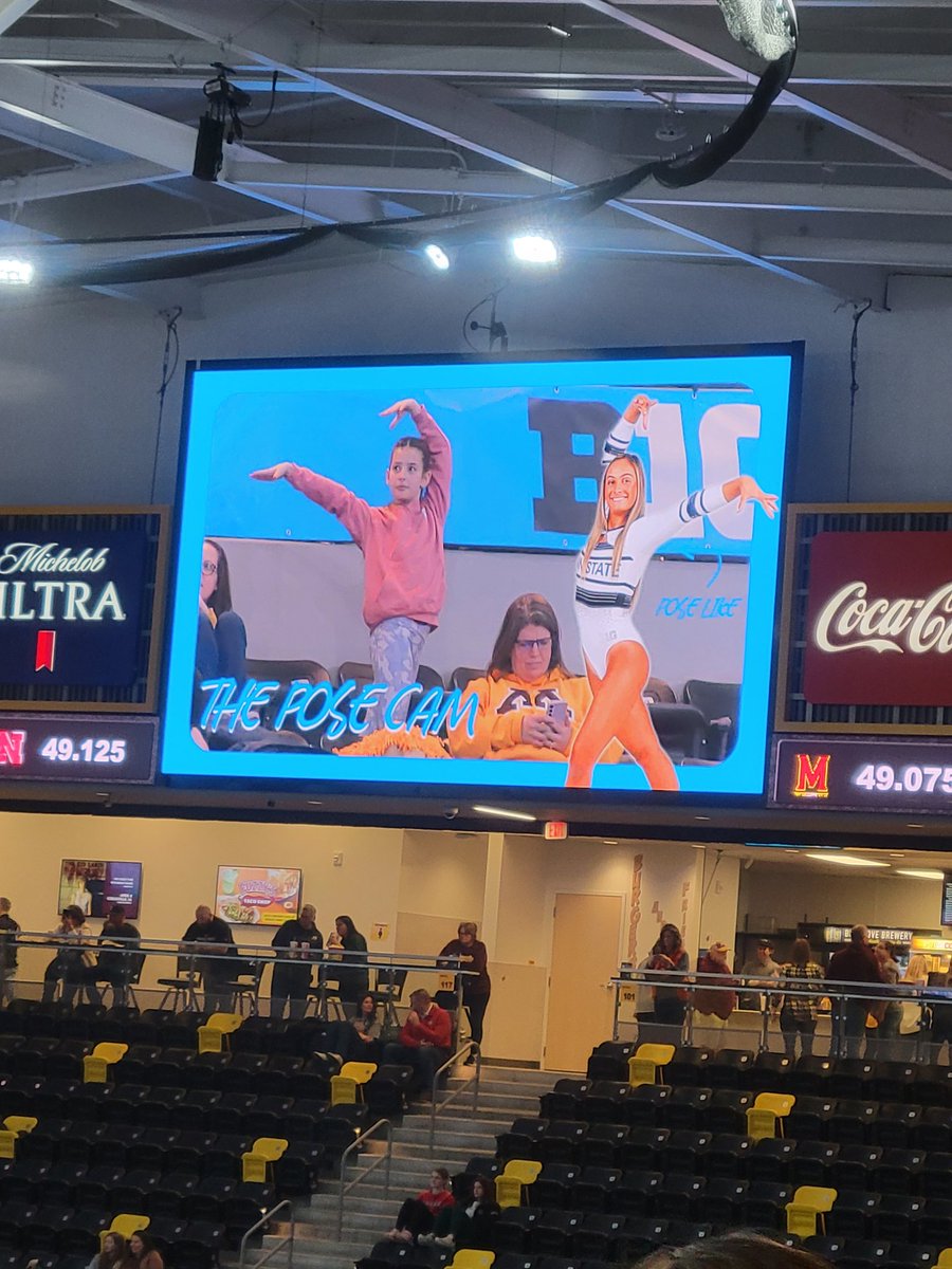 mbildner3's tweet photo. Enjoying #b1gWgym Championships...session #2 coming up this afternoon! Let's go Hawks!! 💛🖤💛 @baybaylibby @qbaby03 @IowaGymnastics https://t.co/2clhY7WQAZ