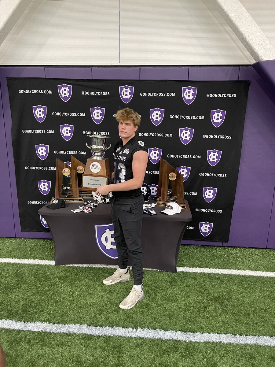 Had a great time watching practice at Holy Cross! Thank you too <a href="/CoachVaganek/">Brian Vaganek</a> <a href="/Coach_DiMike/">Anthony DiMichele</a> <a href="/CoachBobChesney/">Robert Chesney</a> <a href="/CoachScottJames/">Scott James</a> for showing me around and making everything possible! Can’t wait to get back up to campus! <a href="/Coach_Leo24/">Matt Leotti</a> <a href="/BrianJBowers5/">Brian J Bowers</a> <a href="/_Coach_Chi/">Coach Luke Chiarolanzio</a>