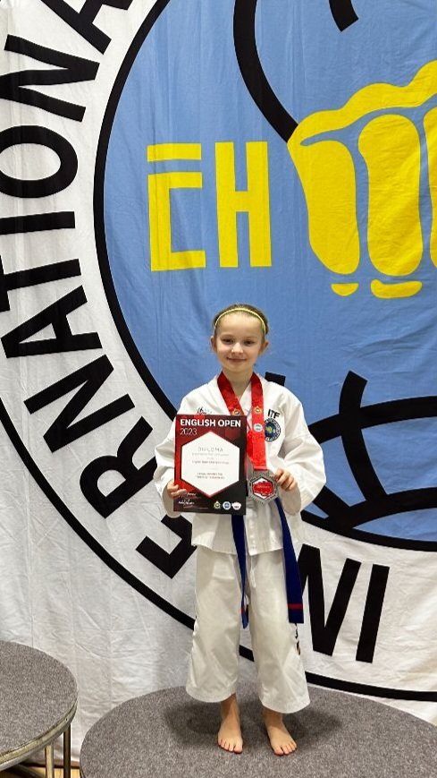 EagleHouseHead's tweet photo. Huge respect for this incredibly talented and determined 10yo @eaglehousesch superstar. Isabella took the silver medal 🥈in the u.14 National Taekwondo Championships #FightLikeAGirl 💪🙌 https://t.co/jLrhNJt5SP