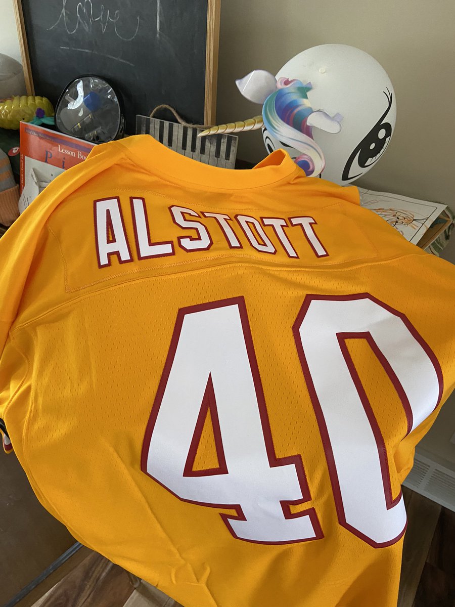 CoachCooney10's tweet photo. Was in Phoenix for WBC and found this gem on the clearance rack!!! #BucLife I know @FantasyCoachJB would approve! https://t.co/H43bQrnHw4