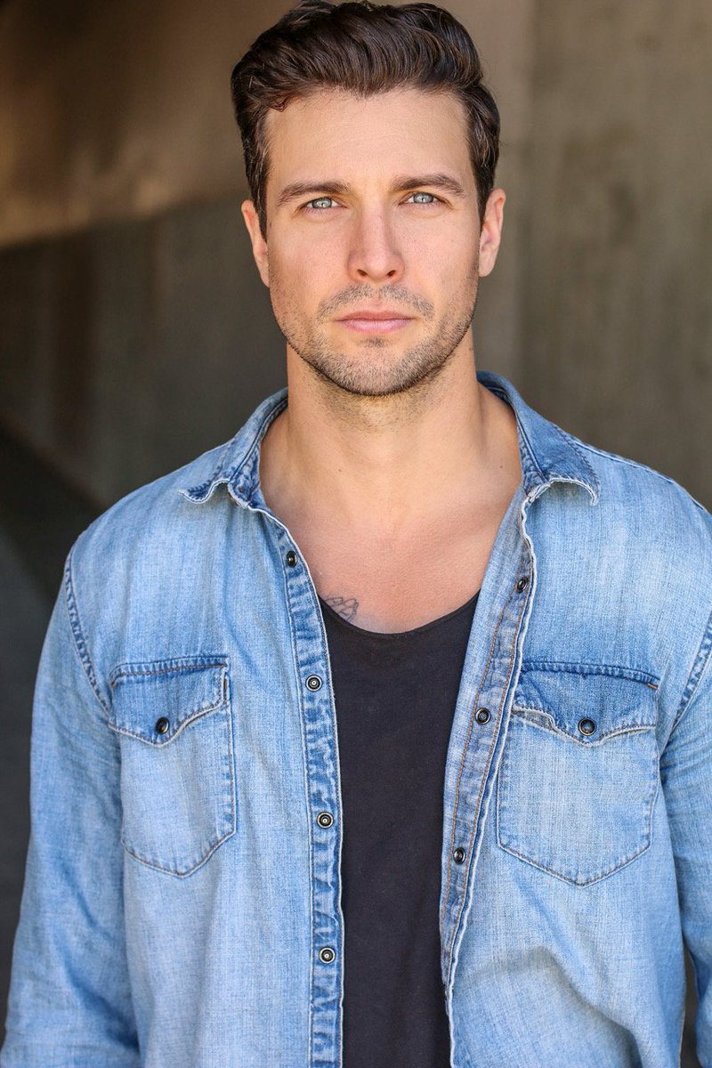 JuanC_Rdgz's tweet photo. 📺 Happy Birthday Clayton Chitty 🎂📺 #ClaytonChitty #Arrow #VincentSobel #LegendsofTomorrow #OfficerSullivan #SupermanandLois #DerekPowell #HappyBirthdayClaytonChitty https://t.co/muZuJXVZMY