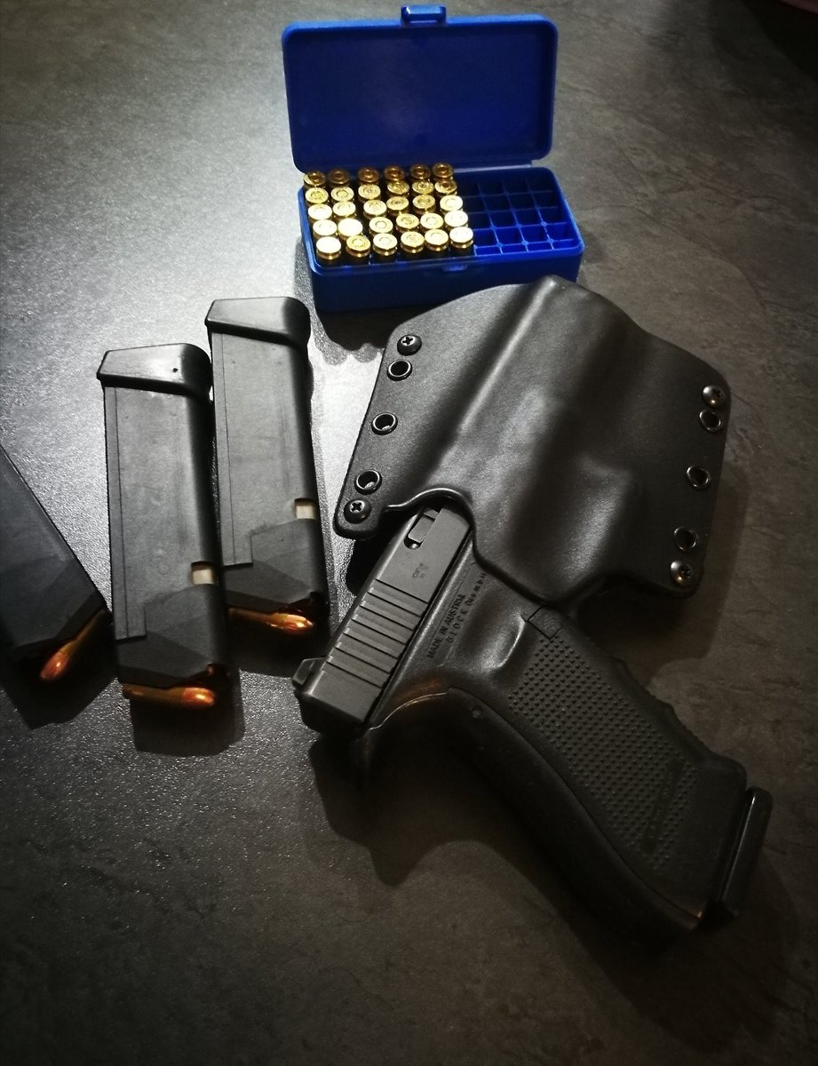 GUNFRIENDLY_SA's tweet photo. @wrexniz @IanCameron23 H&K is a quality firearm but mags cost a fortune vs Glock #GlockBoy 🤣 https://t.co/rdAzuJ6O43