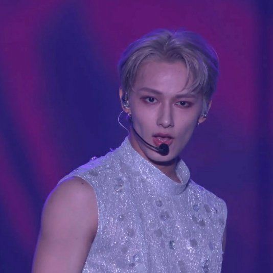 WJHFOLDER's tweet photo. I won't let y'all move on from this junhui https://t.co/K67RK8ugE1