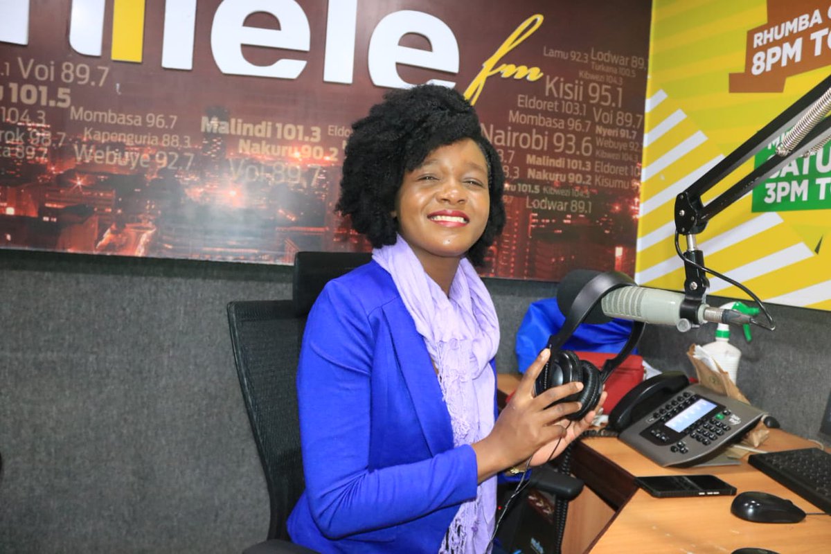 MmboneMercy1's tweet photo. Leo ni siku njema njooni tumsifu Mungu kwenye ibada ya #MileleGospelSunday Hapa @Milele_FM ukiwa na @MmboneMercy1 Unapeperusha bendera ukiwa wapi? https://t.co/1aUpT2czPb