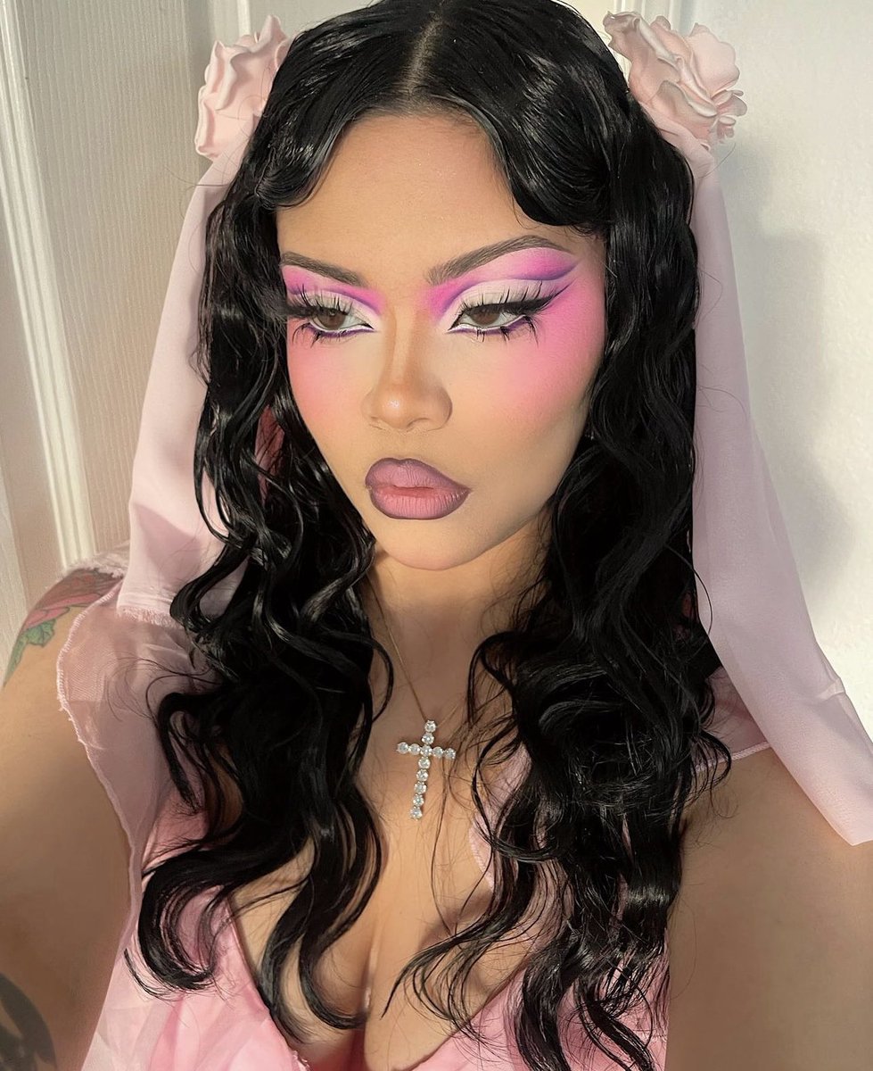 highgirljewelry's tweet photo. Obsessed with how gorgeous our High Girl @stenss looks in our Blessings Necklace♡ 😻😵‍💫🤩✨💫 
https://t.co/OBDE2weW18 https://t.co/tQ90FA9XHw